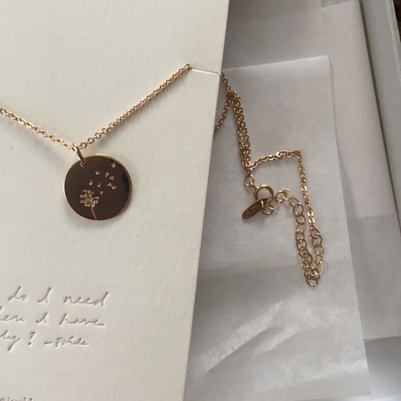 ✨ Gorgeous 14k Gold Dandelion Necklace ✨ - Picture 5 of 7